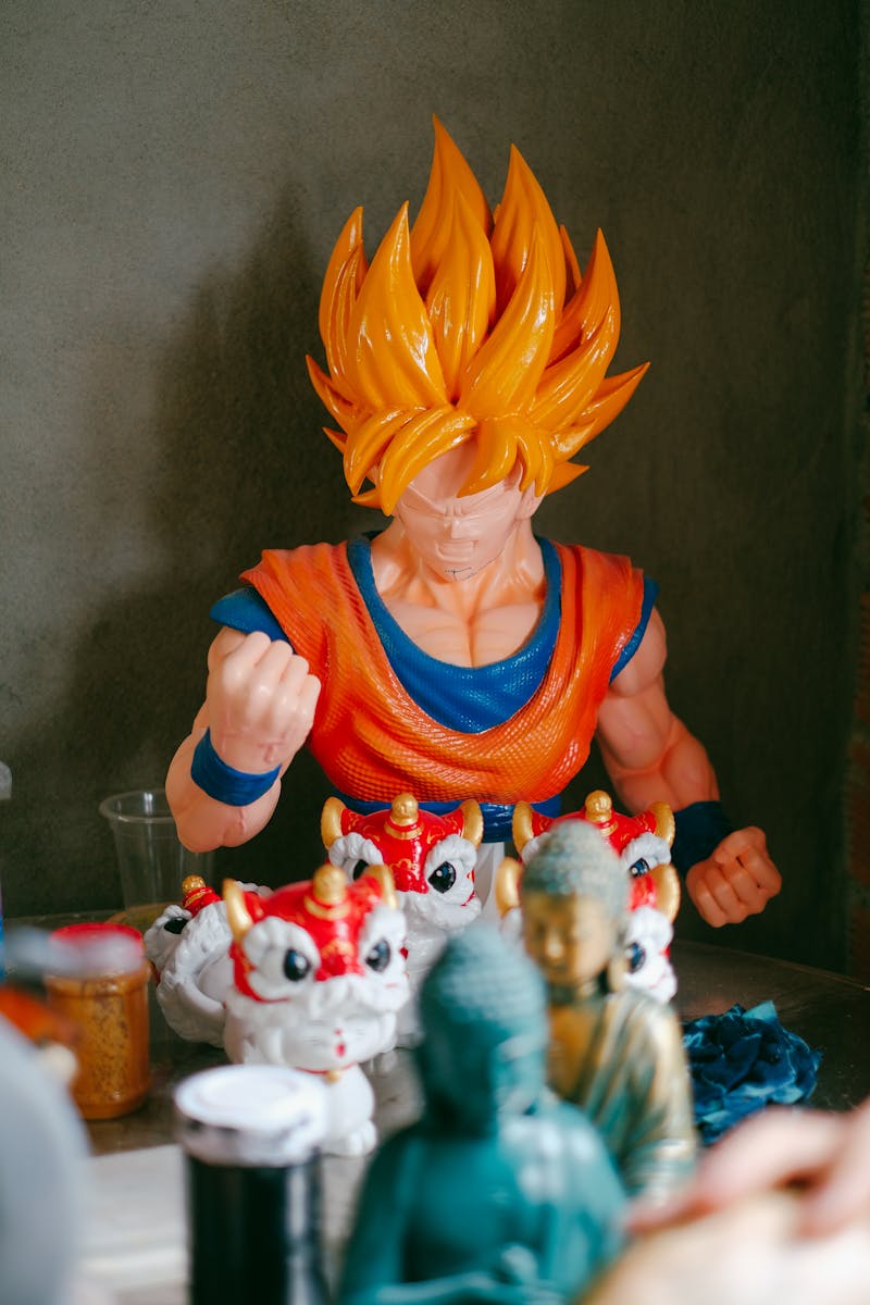 Figurines